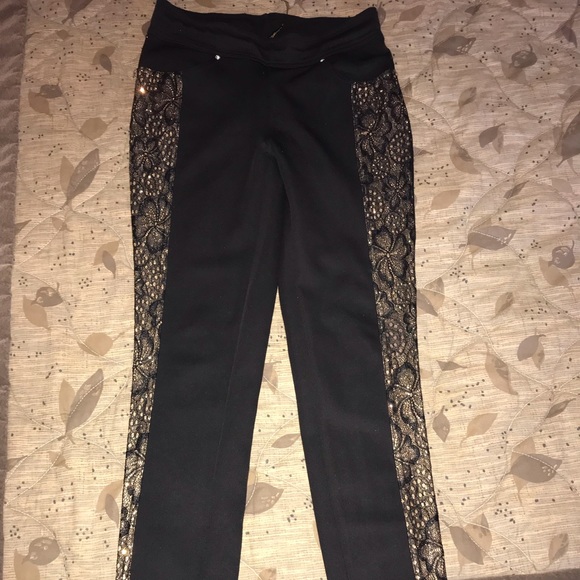 Selling pants in great condition:) - Picture 2 of 2